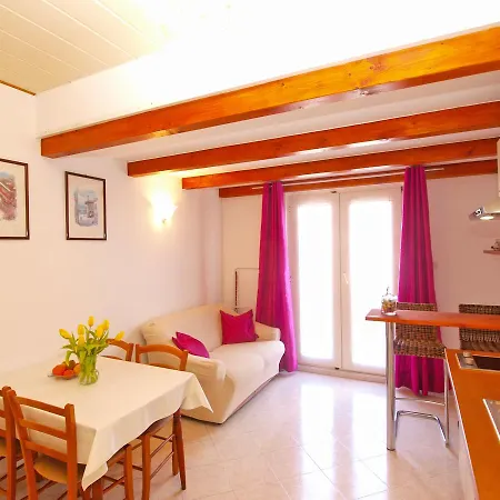 アパート Doris 1558 *